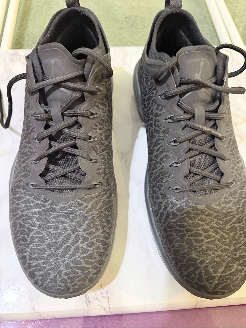 Nike Men's Dark Gray/Black Textured Athletic Sneakers
